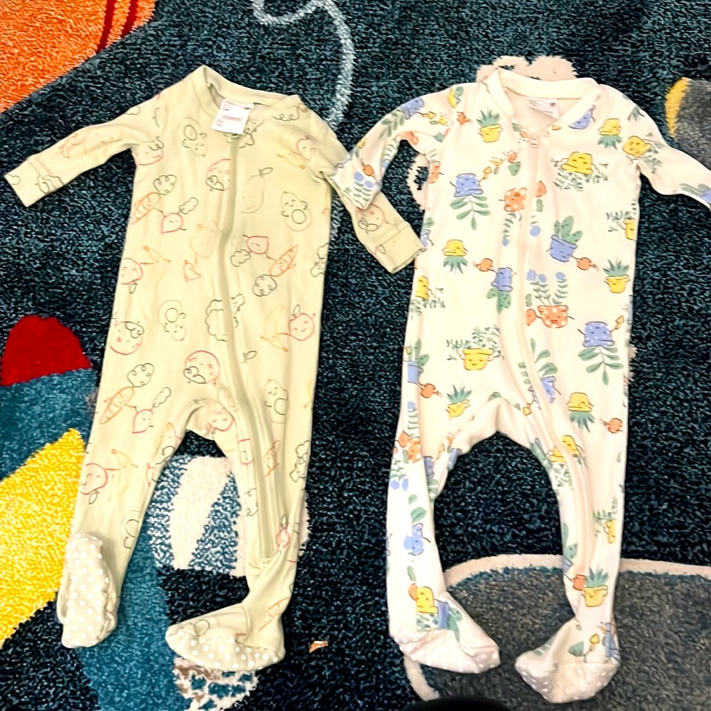 Uniqlo Baby onesies